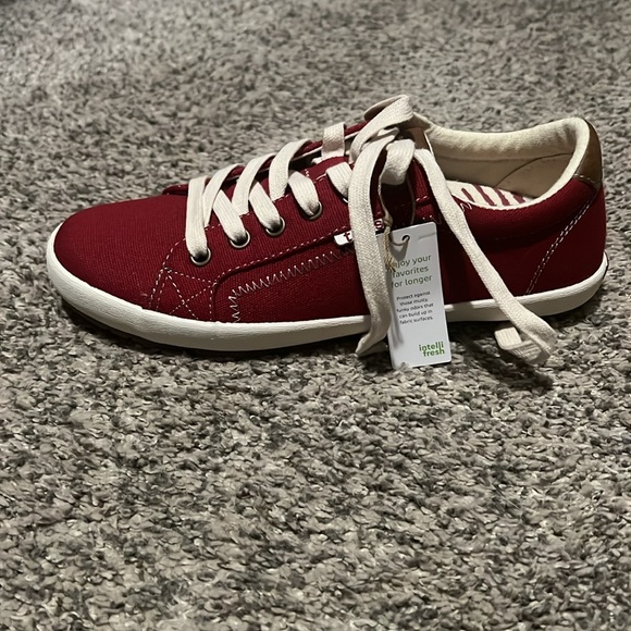 NWT Taos Star Burst in red/tan- size 7 - Picture 11 of 14